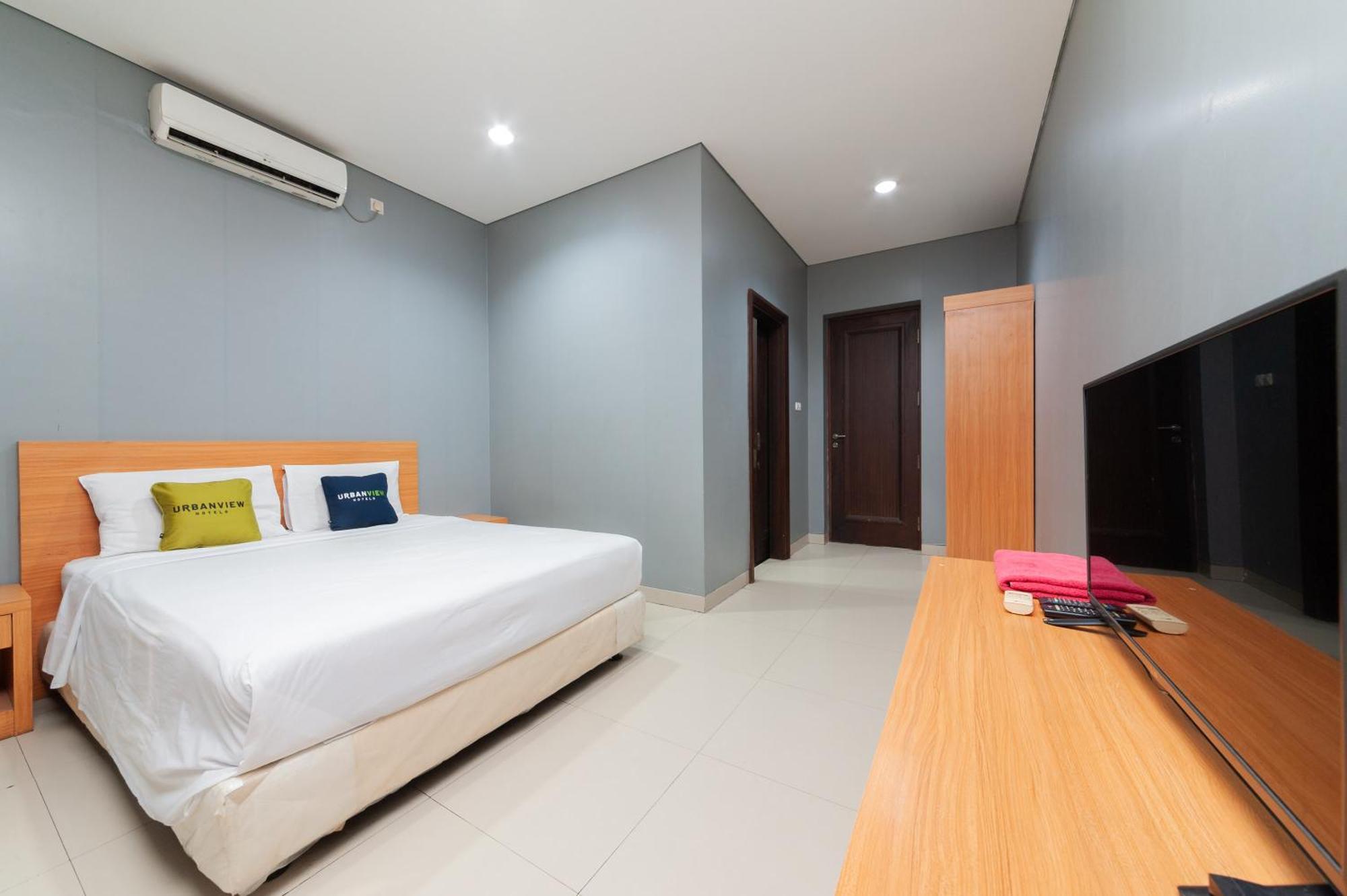 Reddoorz Plus Near Kelapa Dua Kebon Jeruk Jakarta Kültér fotó