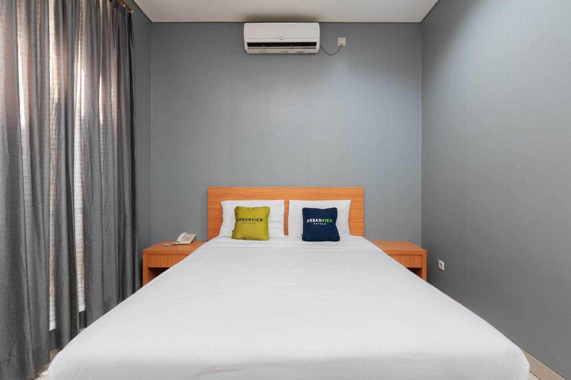 Reddoorz Plus Near Kelapa Dua Kebon Jeruk Jakarta Kültér fotó